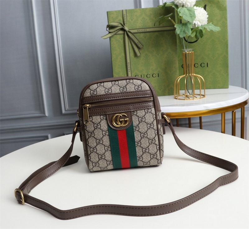 Gucci Handbags 839